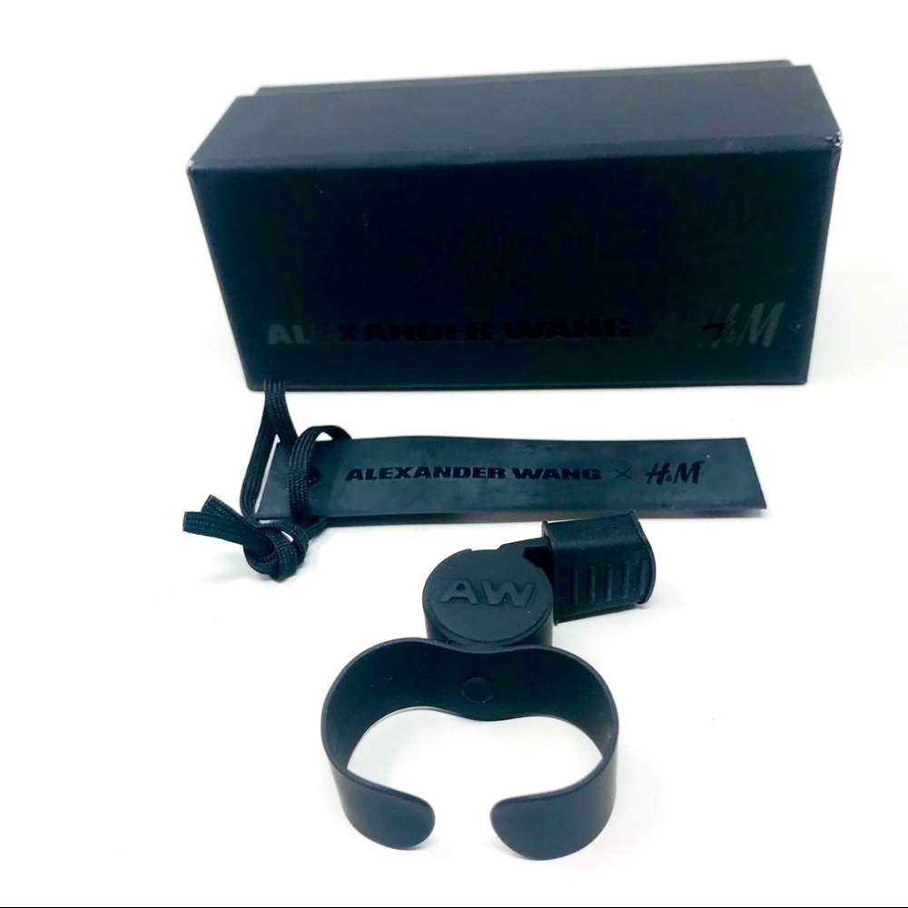 Alexander Wang X HM Black Whistle Nib 21$